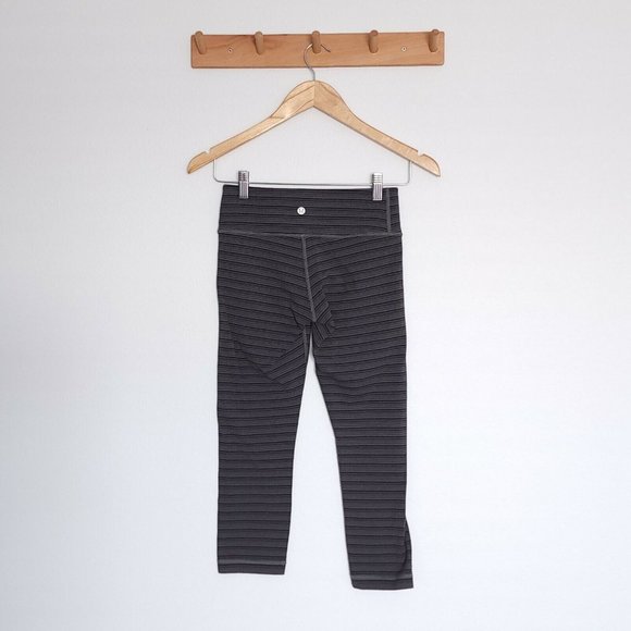 Lululemon Wunder Under Crop II Textured Stripe Slate Deep Coal Leggings 6 - Picture 3 of 4